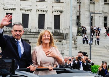 Camioneta presidencial: sigue la polémica por el descuento sobre el que Orsi se tiró “de cabeza”