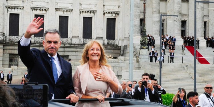 Camioneta presidencial: sigue la polémica por el descuento sobre el que Orsi se tiró “de cabeza”