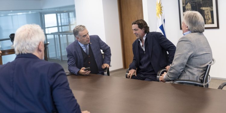 A días del inicio de la Copa del Mundo, Uruguay piensa en Mundial 2030