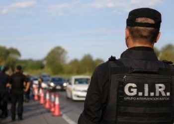 Detenido con drogas tras intentar escapar de la Policía en Maldonado cumplirá arresto domiciliario con tobillera