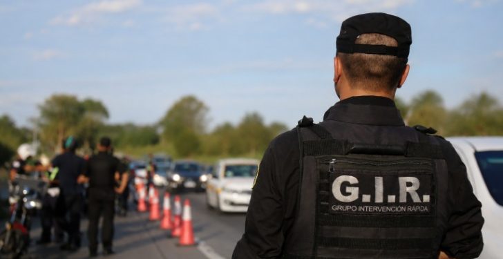 Detenido con drogas tras intentar escapar de la Policía en Maldonado cumplirá arresto domiciliario con tobillera