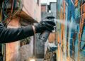 Impulsan sanciones que van hasta la prisión para quienes hagan grafitis en fachadas