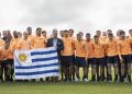 Futbolistas recibieron el Pabellón Nacional de manos del presidente