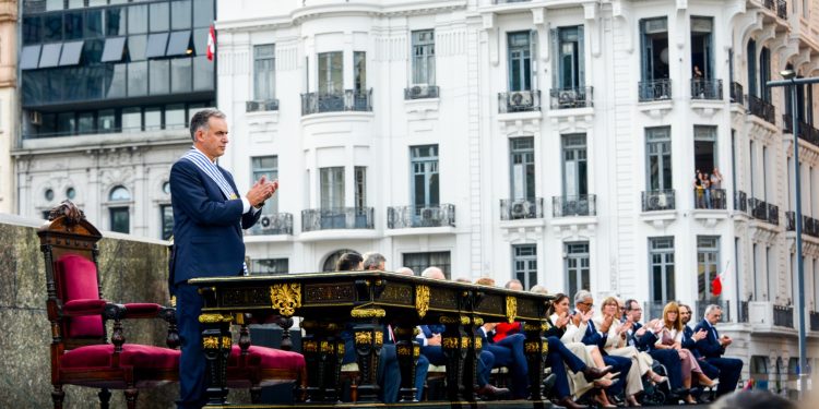 “Desastre”, “tibio”, “decepción” y “nefasto”; definiciones sobre el gobierno de Yamandú Orsi según encuesta
