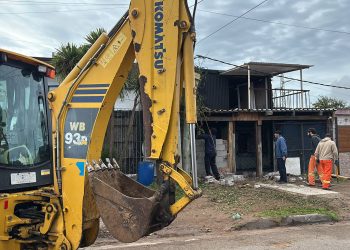 Siguen las repercusiones: demuelen tres viviendas vinculadas a organización narco desarticulada en Maldonado