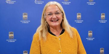 Edila del Partido Colorado plantea situación de monumento y reivindica historia de maestra de San Carlos