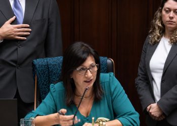 “No me hables encima permanentemente”; Blanca Rodríguez se molestó con un funcionario del Senado