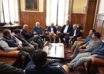 Protesta de camioneros generó críticas del Pit-Cnt; legisladores oficialistas cuestionaron reunión con legisladores de la oposición