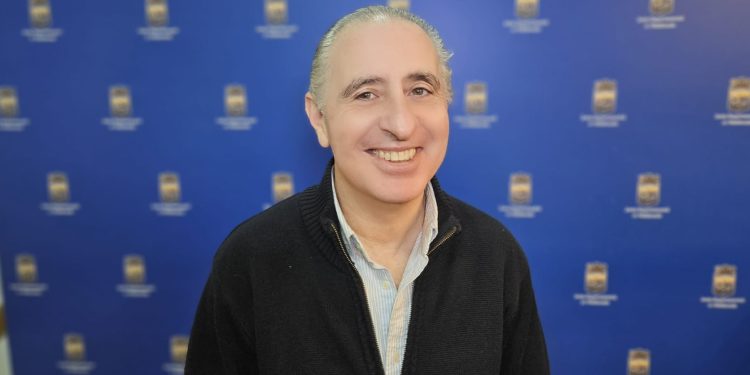 Eduardo Elinger destacó la “política de Estado” que representan los centros comunales