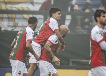 Deportivo Maldonado dio el golpe 4-2 ante Montevideo City Torque y se adueñó de la cima de la Anual