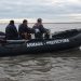 Hallan un cuerpo sin vida en la costa de Atlántida: investigan si podría tratarse de un pescador argentino desaparecido