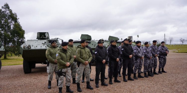 Blindados militares estarán disponibles para patrullaje policial en unos dos meses