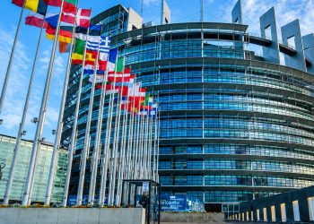 El Parlamento Europeo acelera el euro digital y habilita el escaneo de chats privados sin sorpresa de que esto llegue a Latinoamérica
