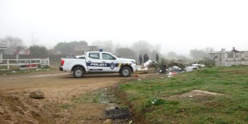 Investigan homicidio en San Carlos tras hallazgo de un hombre sin vida junto a un contenedor