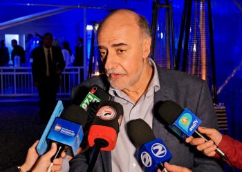 Independientes no descartan apoyar artículos de la rendición pero señalan discrepancias con reacción del F.A.