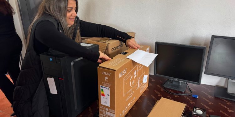 Comunal de Biarritz–La Candelaria recibe donación de equipos informáticos, fortaleciendo su espacio de inclusión digital