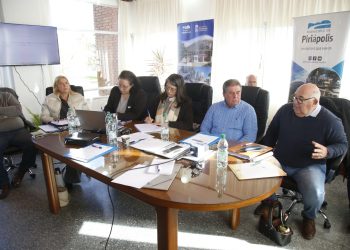 Cumpliendo con el diálogo y la mano tendida Abella se reunió con el Concejo del Municipio de Piriápolis