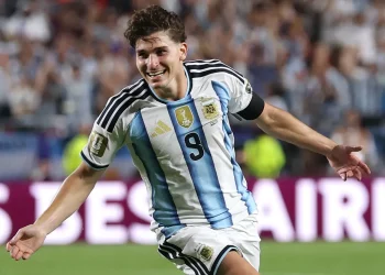 Argentina derrotó a Suiza en una batalla inolvidable y enfrentará a Inglaterra por un lugar en la final