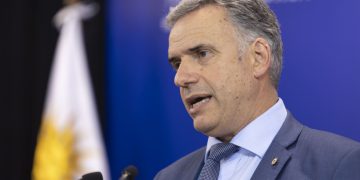 Desaprobación de la gestión de Yamandú Orsi aumentó a 53%, según encuesta de Equipos Consultores