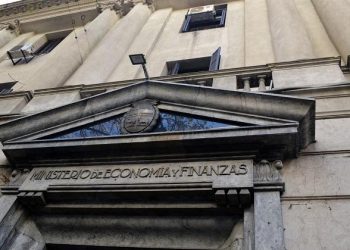 Rendición de cuentas: supresión de vacantes, disminución de recursos para colonización y baja en misiones oficiales apuntan a priorizar otras áreas