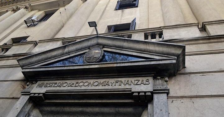 Rendición de cuentas: supresión de vacantes, disminución de recursos para colonización y baja en misiones oficiales apuntan a priorizar otras áreas