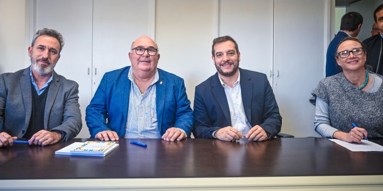 Elaboración del Plan Local de Punta Ballena será posible luego de convenio firmado entre MVOT y la IDM