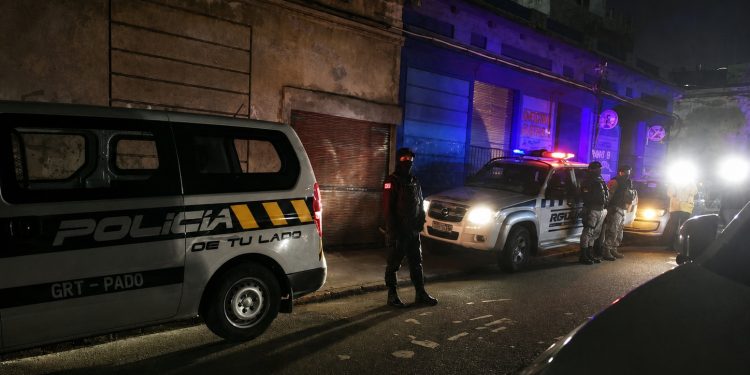 Formalizan a un hombre por la violenta rapiña a un local de pagos en Balneario Buenos Aires