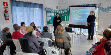 Adultos mayores participaron en una nueva jornada para prevenir estafas y fraudes