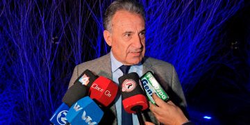 Daniel Salinas destacó el papel de la inteligencia artificial, pero advirtió que “a mayor tecnología, mayor humanismo”
