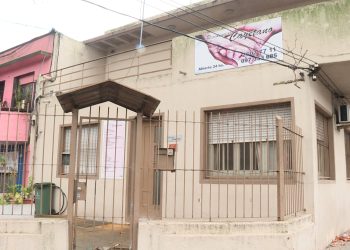 Gritos de auxilio revelaron un residencial clandestino con adultos mayores en condiciones inhumanas