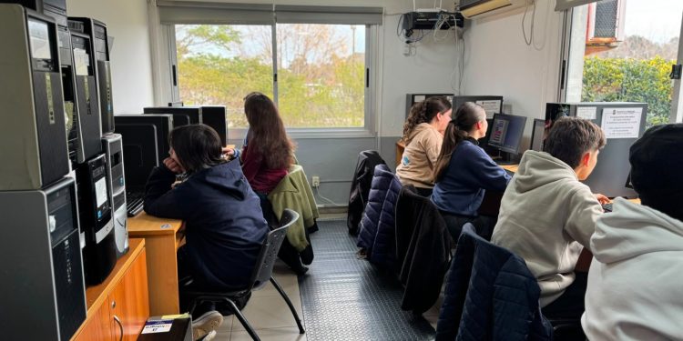 IDM abre nuevos cursos de inteligencia artificial para jóvenes de 16 a 29 años