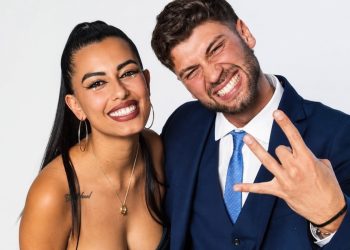 El uruguayo Tato Algorta y Luz Tito confirmaron su romance con un romántico beso en Punta Cana