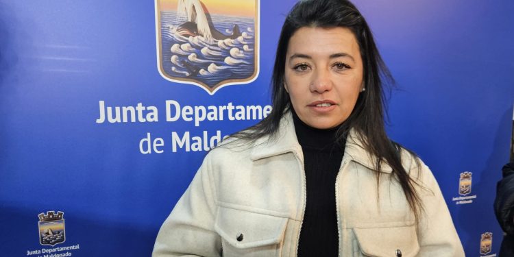 Conductores de Uber se manifestaron en la Junta Departamental