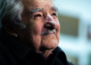 Frente Amplio propuso publicar actuación parlamentaria de José Mujica
