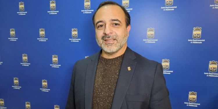 Modificación presupuestal: Frente Amplio presentará propuestas para municipios y sello verde