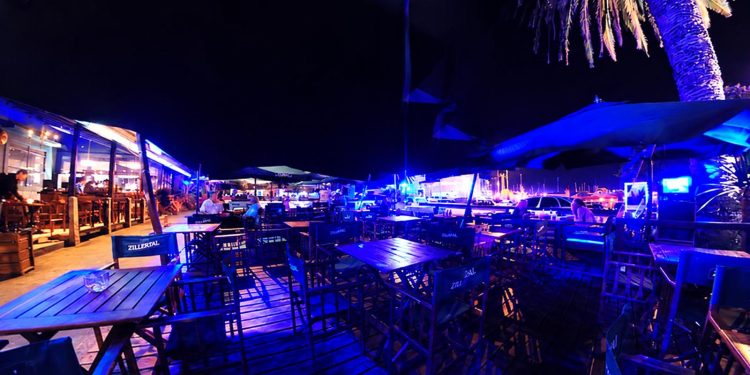 Rapiña a un extranjero en el puerto fue el hecho más grave durante la Noche de la Nostalgia
