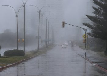 Zona Este bajo niebla, lluvias y alta humedad: Inumet advierte por una jornada de baja visibilidad