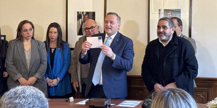 El Partido Nacional presentó el sello por sus 190 años y homenajeó a José Hualde