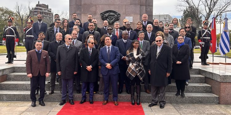 Uruguay celebró en Argentina los 201 años de la Declaratoria de la Independencia