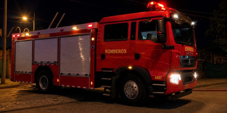 Trágico incendio en Maldonado dejó dos fallecidos y un joven hospitalizado