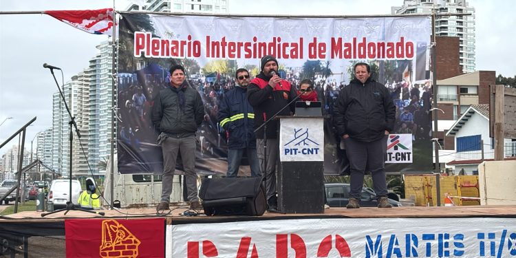 Paro general parcial y movilización en Maldonado: el SUNCA denuncia nuevos envíos al seguro de desempleo en obras vinculadas a Cipriani