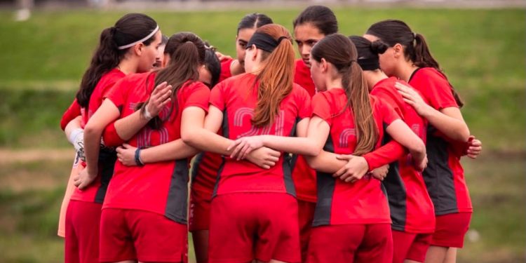 Fútbol femenino: 25 jóvenes buscan apoyo para cumplir el sueño de competir en Europa
