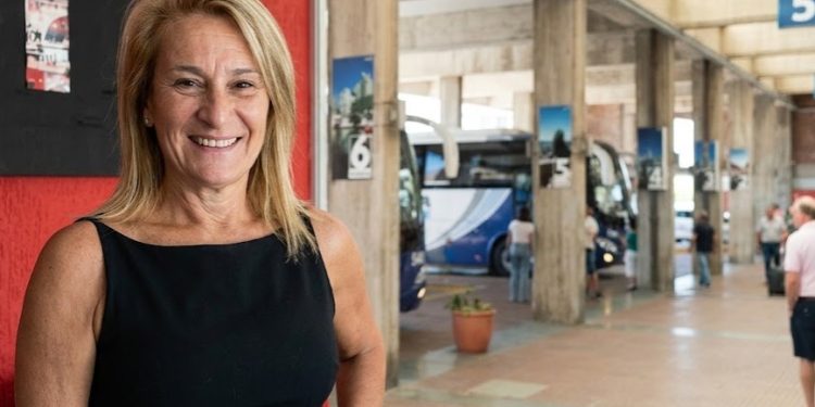 Vecinos juntan firmas y distribuyen volantes para mantener los ómnibus interdepartamentales en la Terminal de Punta del Este