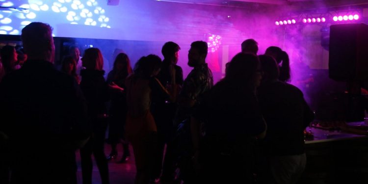 Noche de la Nostalgia tendrá pocas fiestas especiales y la mayoría se concentrará en locales habilitados