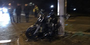 Motociclista de 26 años murió tras chocar contra una columna en la Rambla Mansa