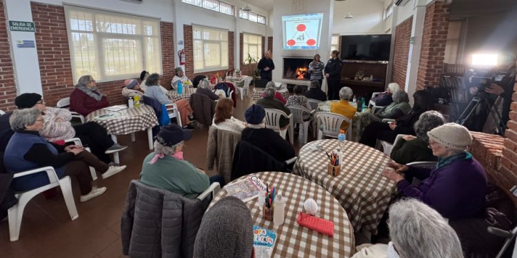 Policía reforzó la prevención de estafas con adultos mayores del barrio Odizzio
