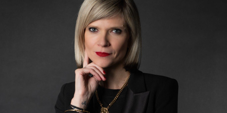 Francesca Giulia Tavanti llega a Uruguay con una agenda internacional de arte, moda y curaduría