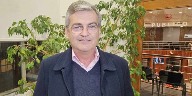 Carlos Medina destacó el diálogo político y afirmó que la adecuación presupuestal reforzará los servicios en los barrios