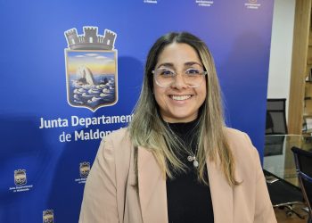 Mónica Vera Estefan fue homenajeada por la Junta Departamental