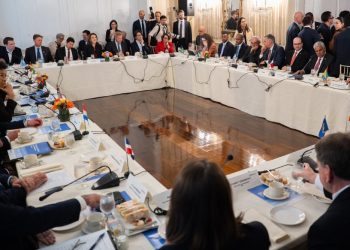 Orsi propone posicionar a Uruguay como polo regional de Inteligencia Artificial con reglas que protejan derechos